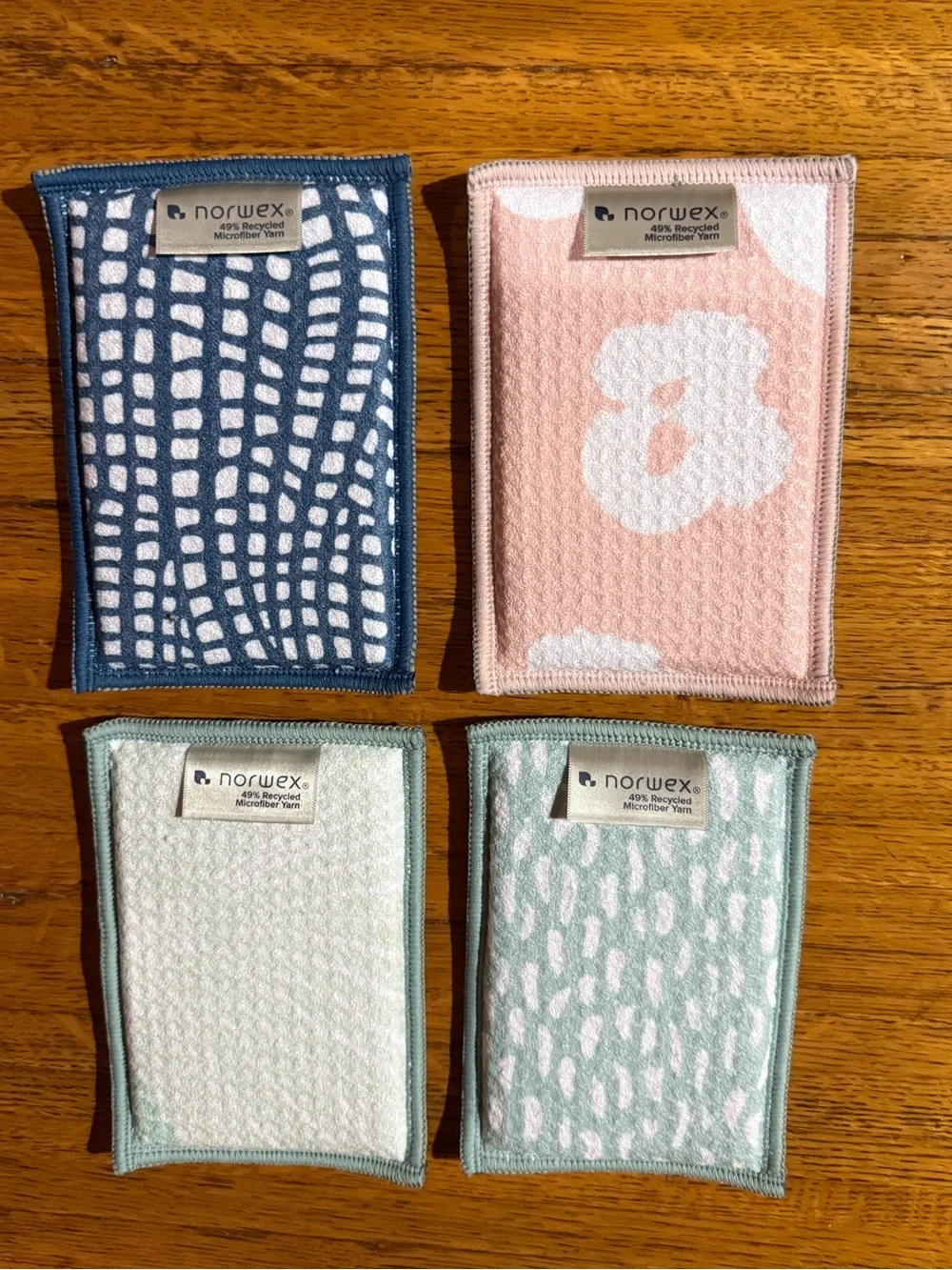 Norwex Waffle Weave Kitchen Set Tea Towels and dual sided sponges Set of 6 NWT